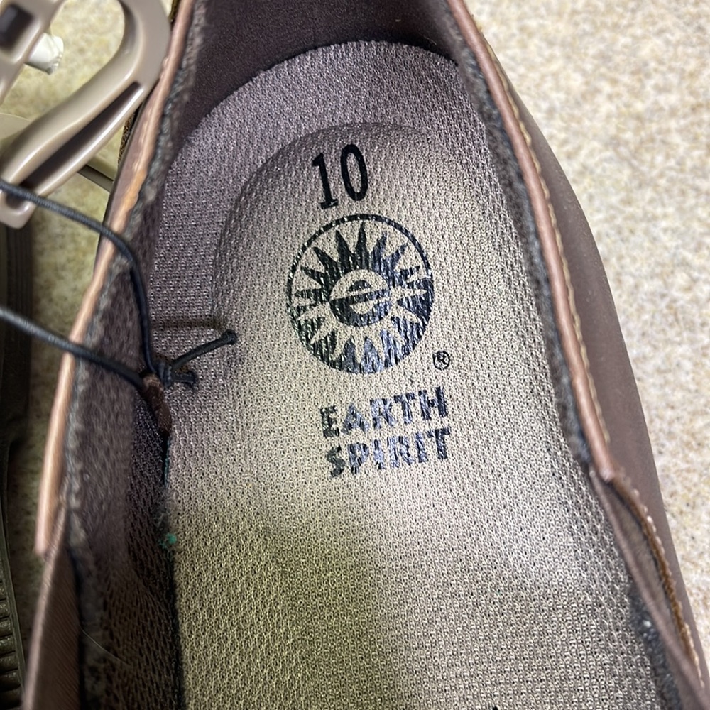 EARTH SPIRIT MENS SIZE 10 shoes never worn.  Brown - Picture 2 of 12
